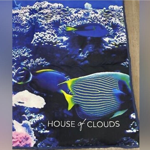 House of Cloud Microfiber Beach Towel Quick Dry Sand Free Compact Underwater - Picture 5 of 9